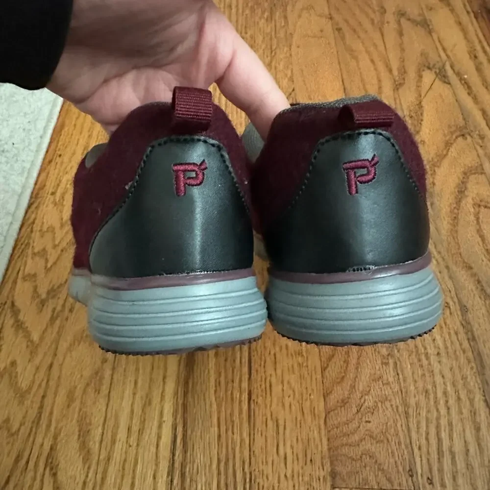Propert Travel Fit Burgundy Sneakers Size 6.5